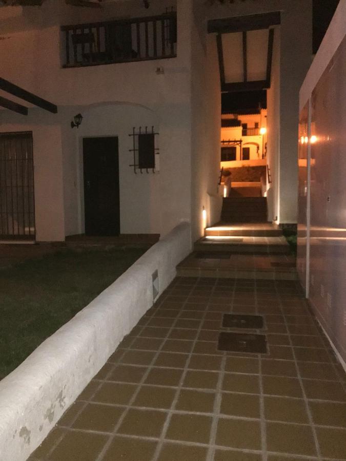 Villa Sierra El Retiro Sevilla Exterior foto